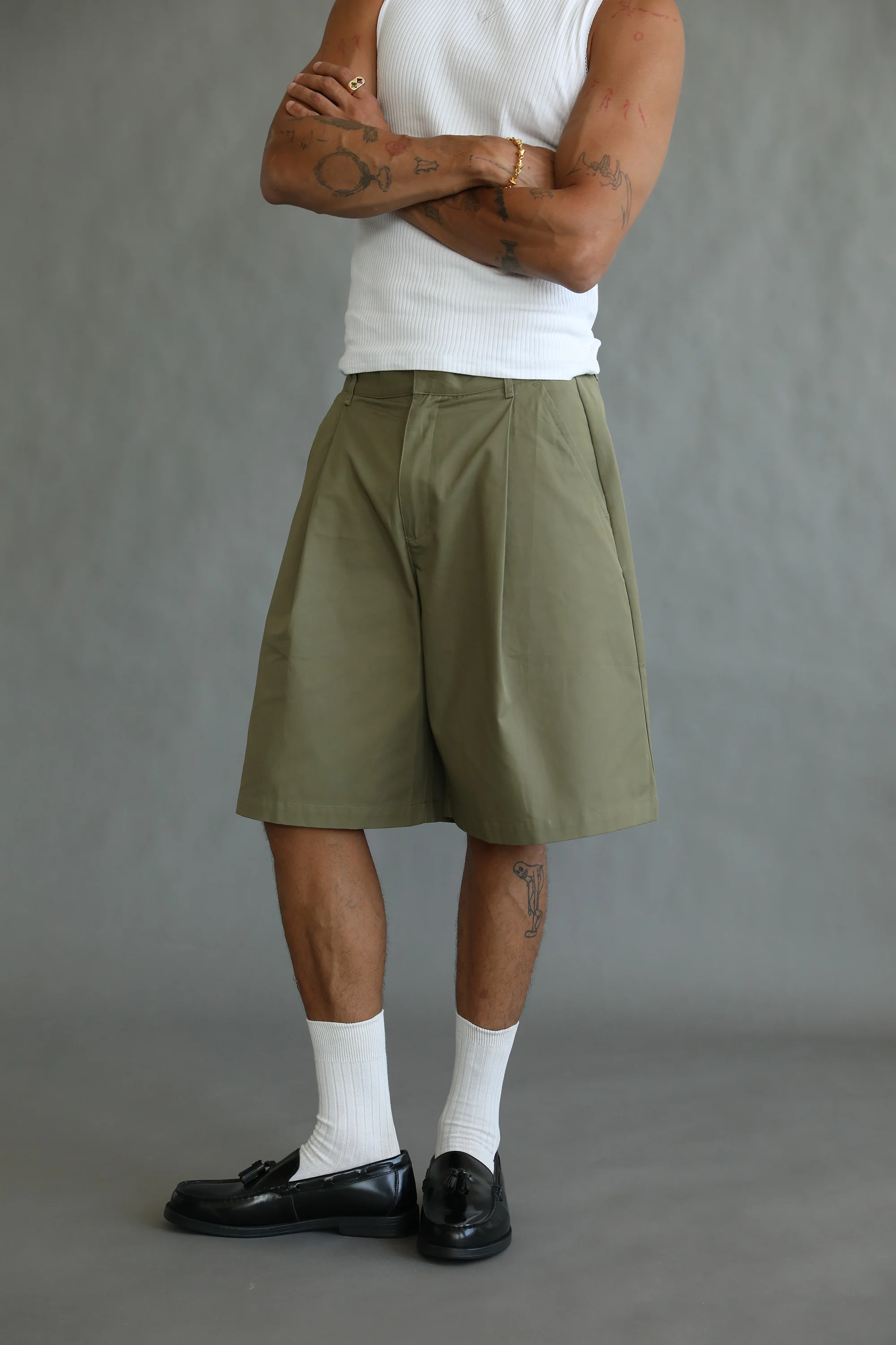 Olive Pleated Shorts - Image 6
