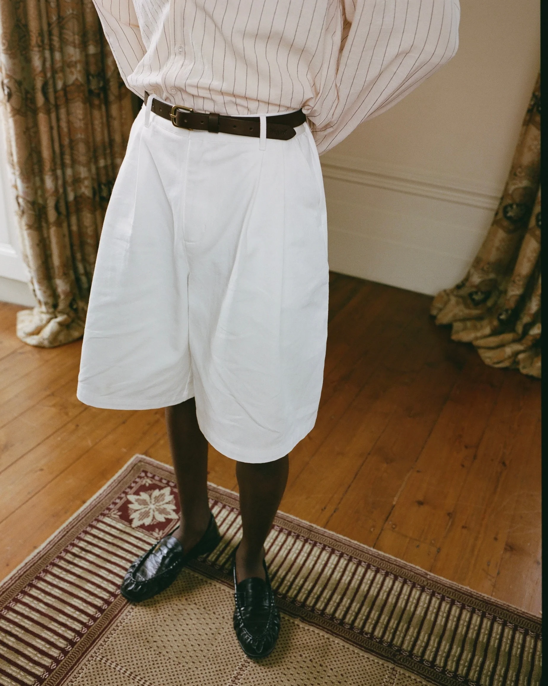 White Double Pleated Shorts - Image 4